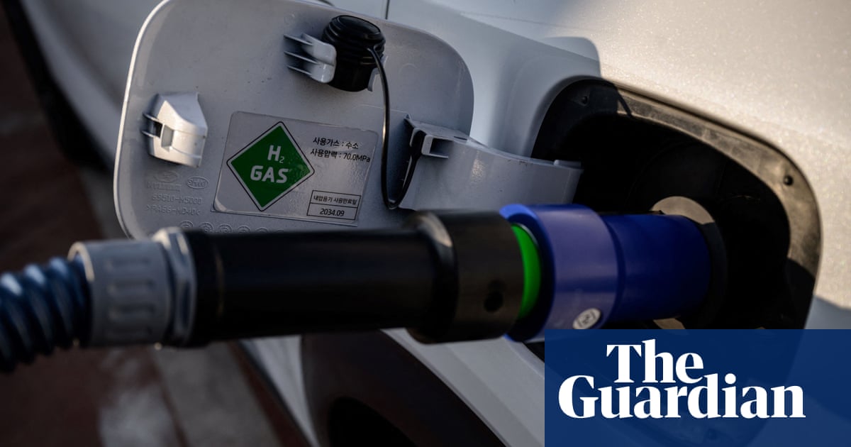 Using hydrogen fuel risks locking in reliance on fossil fuels, researchers warn