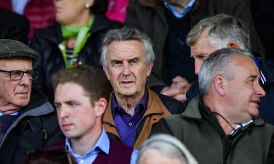 Jim Bolger (centre) suggested he take on the Irish race