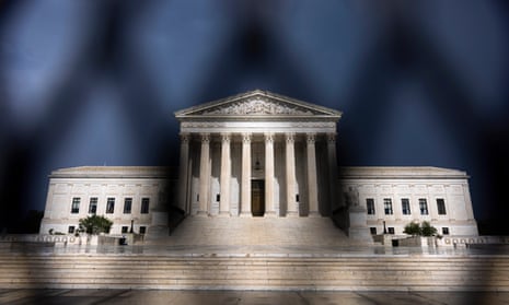 Democrats introduce bill requiring term limits for US supreme court