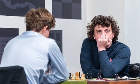 Hans Niemann (right) in the third round of the Sinquefield Cup