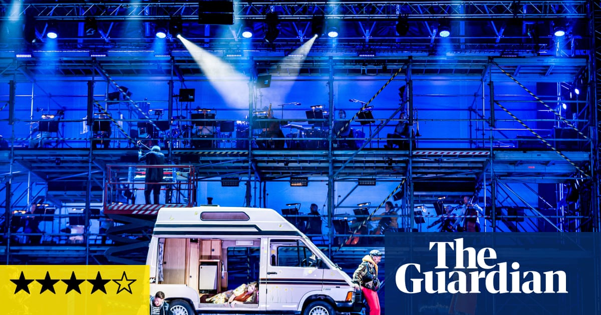 ENOs drive-in La bohème review – honk your horn for Mimi and Rodolfo