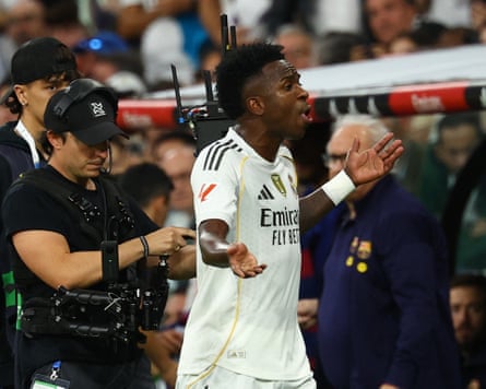 Vinícius Júnior reacts to being substituted by Xabi Alonso