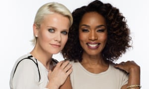 Barbara Sturm, trong hình với Angela Bassett, đang tung ra một thương hiệu chăm sóc da sang trọng cho người da màu.