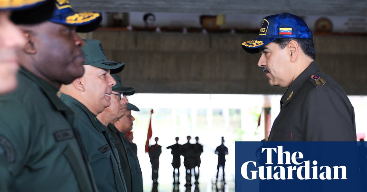 Венецуела засилва военни учения, докато Обединеното кралство изпраща военен кораб в подкрепа на Гвиана