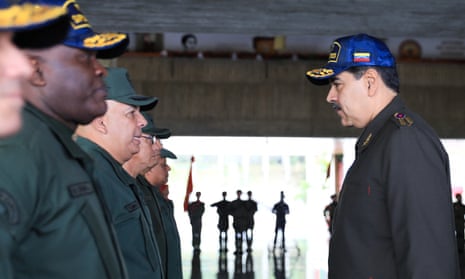 El presidente de Venezuela, Nicolás Maduro, se reúne con el personal militar en Caracas, Venezuela.