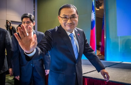 KMT presidential candidate Hou Yui-yi advocates for closer economic ties with China.