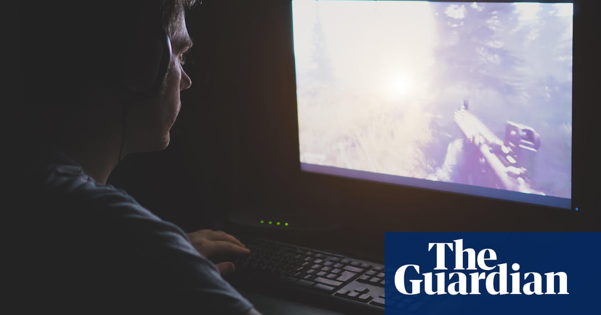 People who play violent video games less affected by distressing images