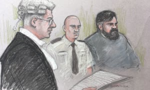 Un dessin de Carl Beech, connu sous le nom de Nick, présenté par un artiste de la cour à la cour du tribunal de Newcastle, où il a été jugé pour corruption et fraude.