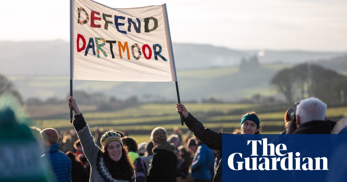 Thousands march across Dartmoor to demand right to wild camp