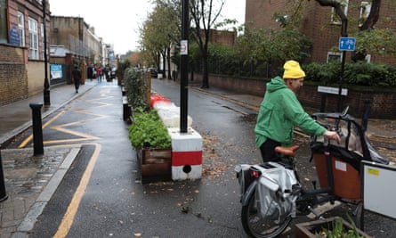 Pupils block London council’s attempts to remove play space near school | Air pollution