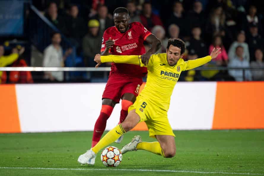 Daniel Parejo snuffs out an attack by Naby Keita.