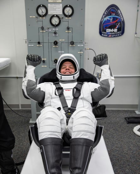 Elon Musk S Spacex To Launch First Astronauts From Us Soil Since 2011 Spacex The Guardian