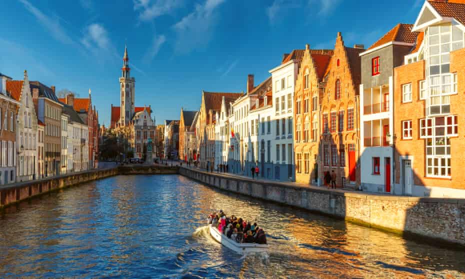 It's getting like Disneyland': Bruges pulls up drawbridge on tourists |  Belgium | The Guardian