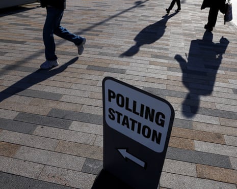 Class no longer main dividing line in UK politics, survey shows