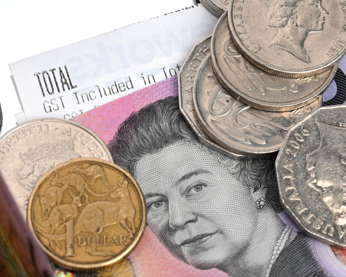 Giving Australians $2,700 tax back while widening GST could help generate $152bn windfall, economist says