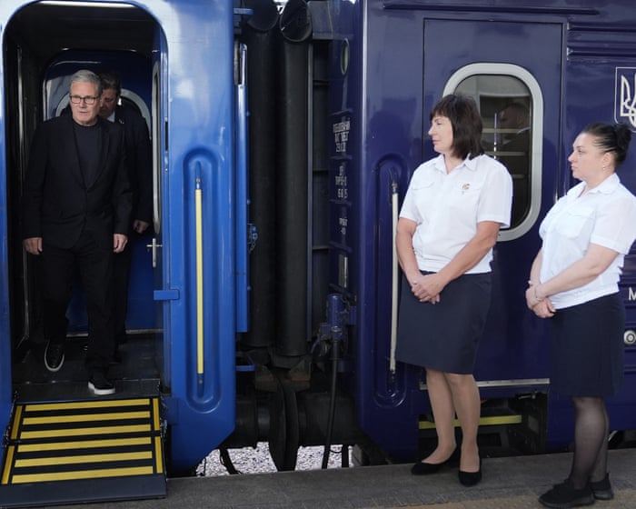 Keir Starmer arrives in Kyiv for farewell visit as British PM – Europe live