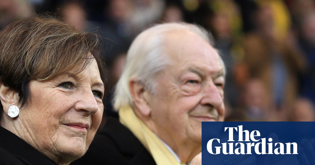 Michael Wynn-Jones, husband of Delia Smith, dies aged 85