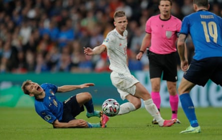 Dani Olmo in action for Spain at Euro 2020.