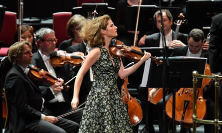 Lisa Batiashvili performs Sibelius’ Violin Concerto in D minor with the Staatskapelle Berlin.