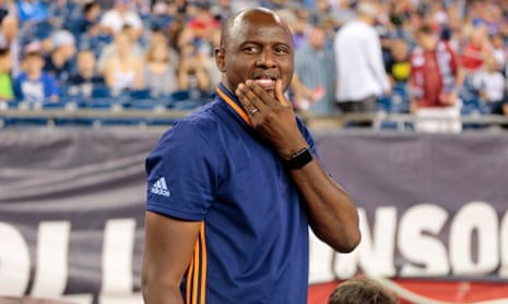 Patrick Vieira - Tấm Gương Lãnh Đạo Của Sân Cỏ Patrick Vieira - Tấm Gương Lãnh Đạo Của Sân Cỏ