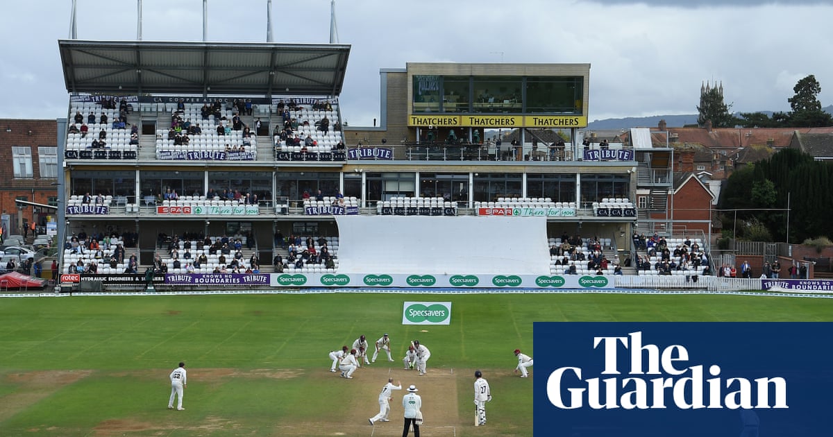 Somerset docked 24 points for poor pitch in title decider against Essex