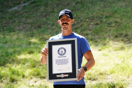 Chris Anderson with a Guinness World Records certificate