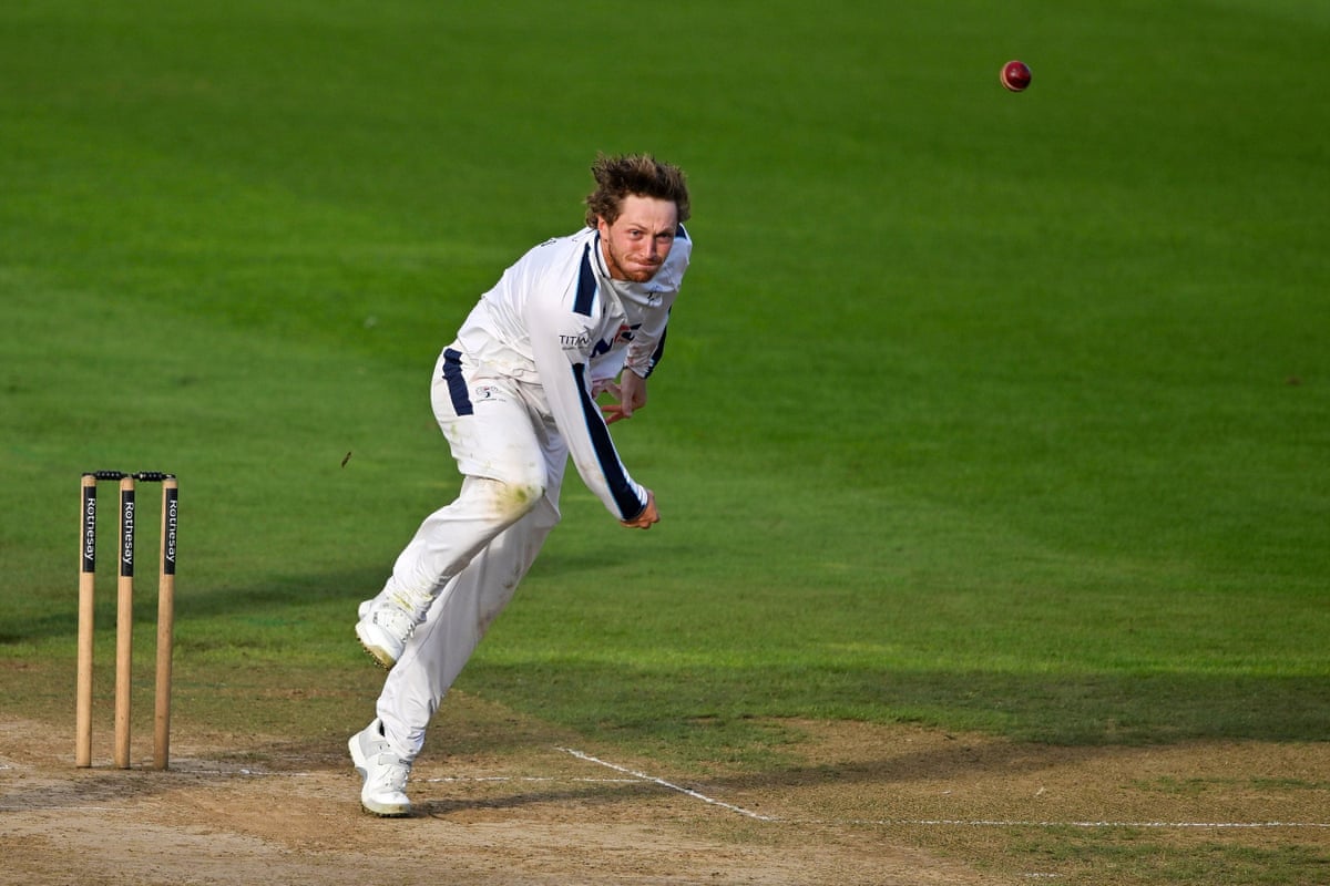 Dom Bess guided Yorkshire to a win at Hamsphire.
