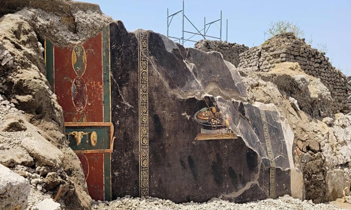 Pompeii fresco find possibly depicts 2,000-year-old form of pizza | Italy | The Guardian