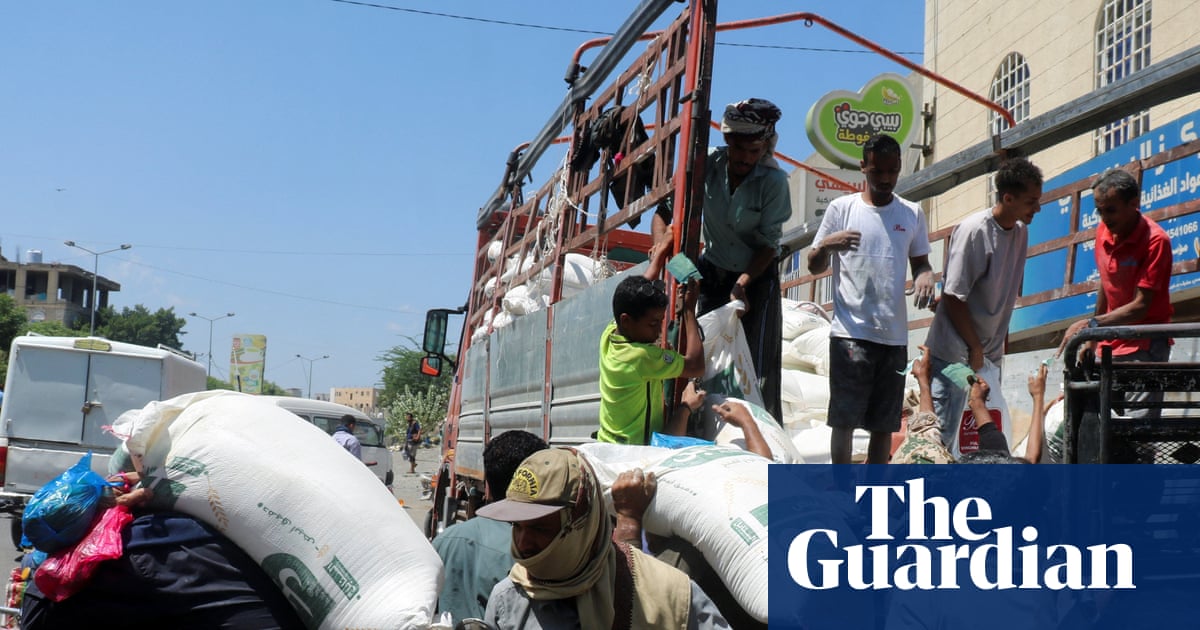 Yemen's Taiz Besieged as Houthis Advance