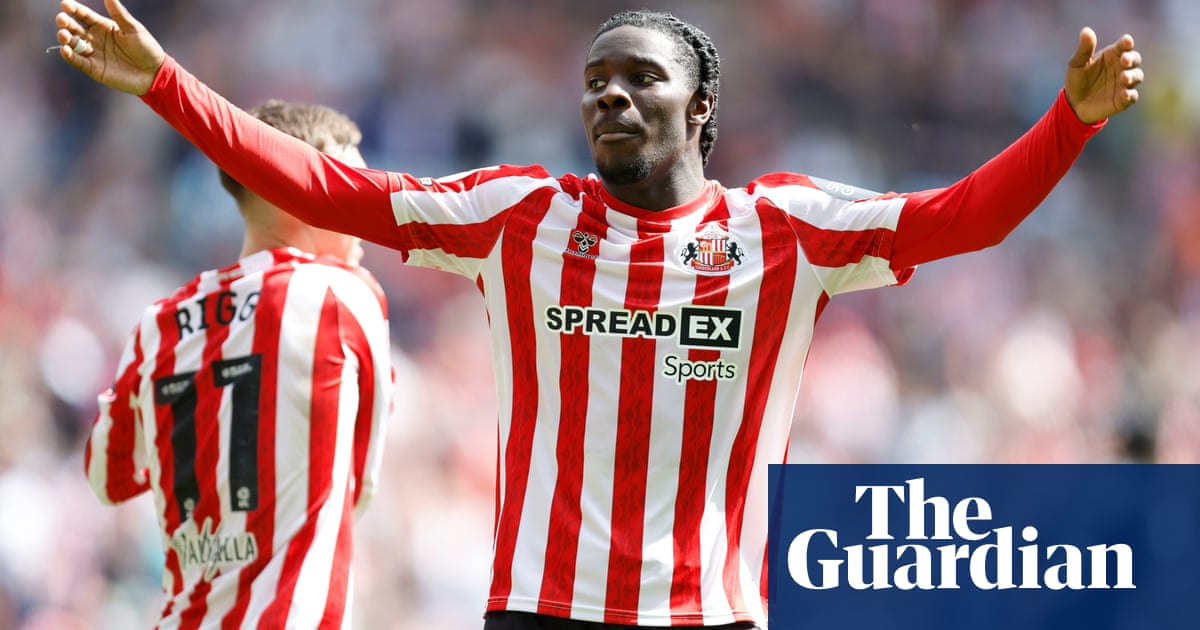 Sunderland Defeats Sheffield Wednesday 4-0 at Home