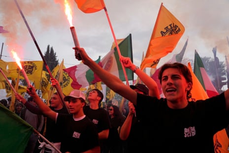 Members of right-wing student groups marched through the streets of Rome this morning in a rally organized in opposition to recent left-wing student protests
