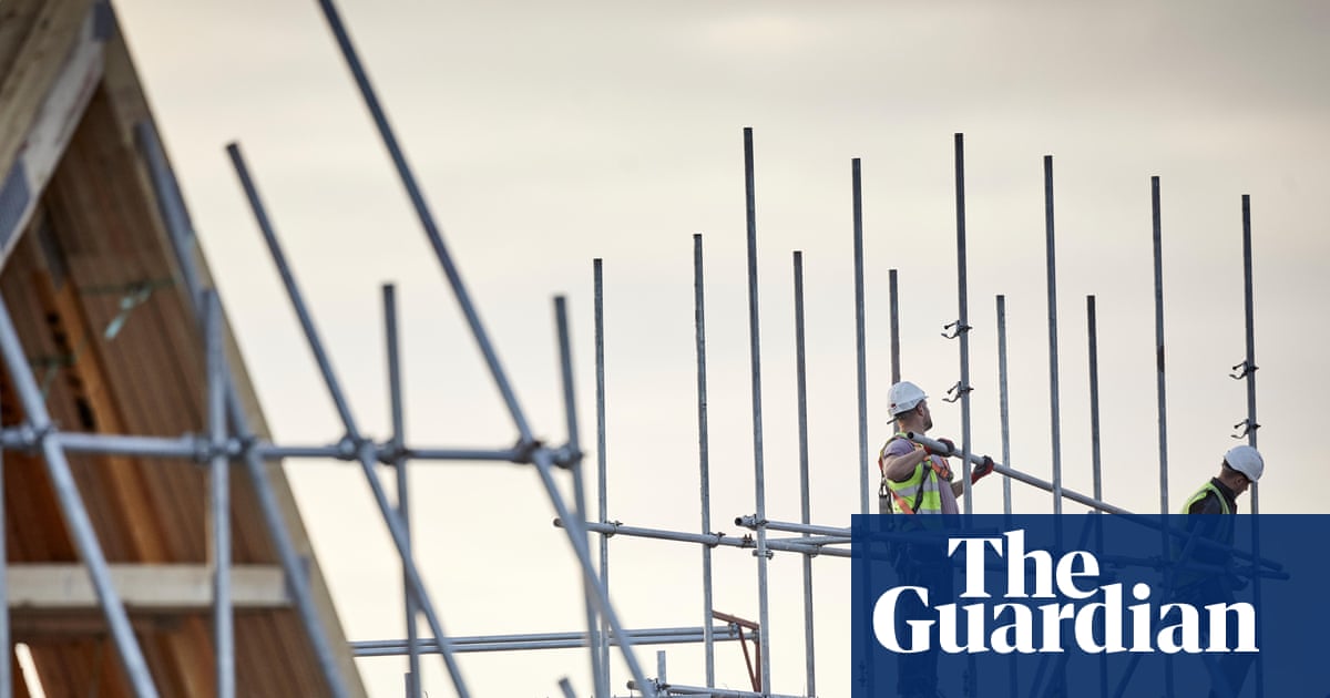 Poor building standards add £1,000 to energy bills of new homes, analysis finds