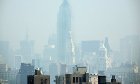 Smog covers midtown Manhattan in New York