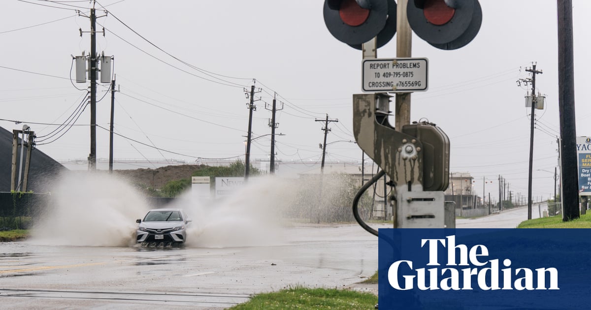 Texas hit by floods as Tropical Storm Nicholas strikes