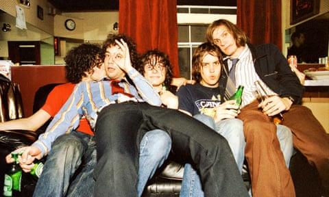 The Strokes in 2001 (l to r) Fabrizio Moretti, Albert Hammond Jr, Nick Valensi, Julian Casablancas and Nikolai Fraiture.