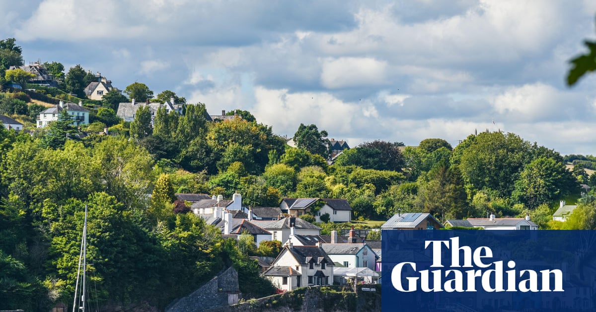 Coves, caves and Agatha Christie – a car-free tour along the English Riviera in Devon