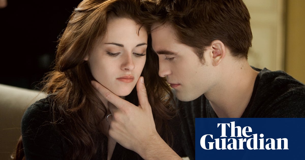 Midnight Sun by Stephenie Meyer review dusk falls on Twilight saga Stephenie Meyer The Midnight Sun by Stephenie Meyer review dusk falls on Twilight saga Stephenie Meyer The