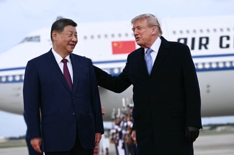 TOPSHOT-US-CHINA-DIPLOMACY-TRUMP-XITOPSHOT - US President Donald Trump greets Chinese President Xi Jinping upon arrival at Joint Base Andrews in Maryland on September 23, 2026. Xi is visiting the United States from September 23 to 25.