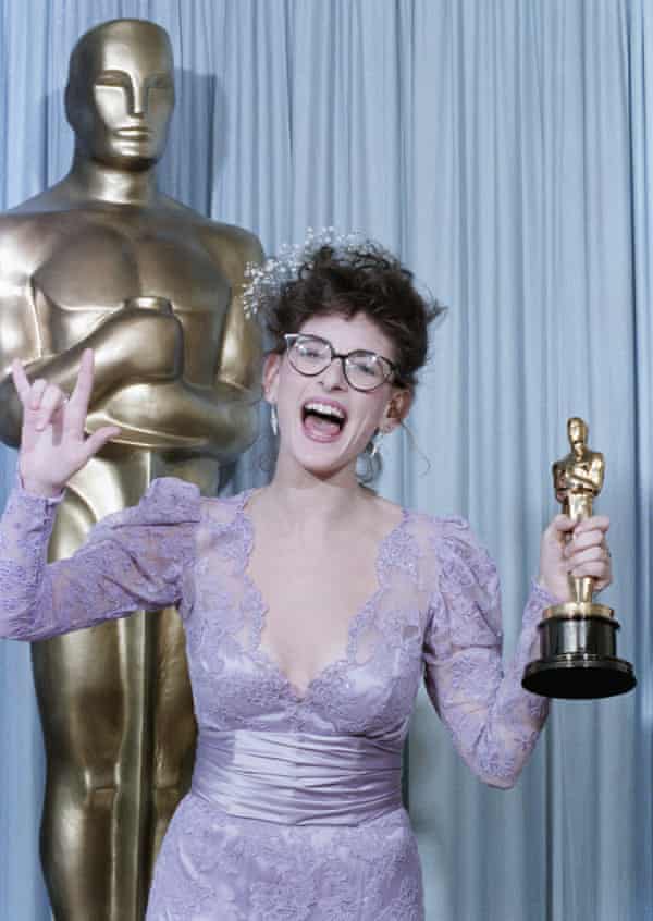 with her Oscar in 1987