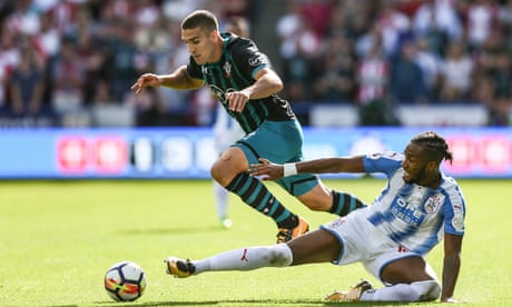 markedsføring bomuld mesh Watford's Miguel Britos sees red for late tackle as Brighton gain first  point | Premier League | The Guardian