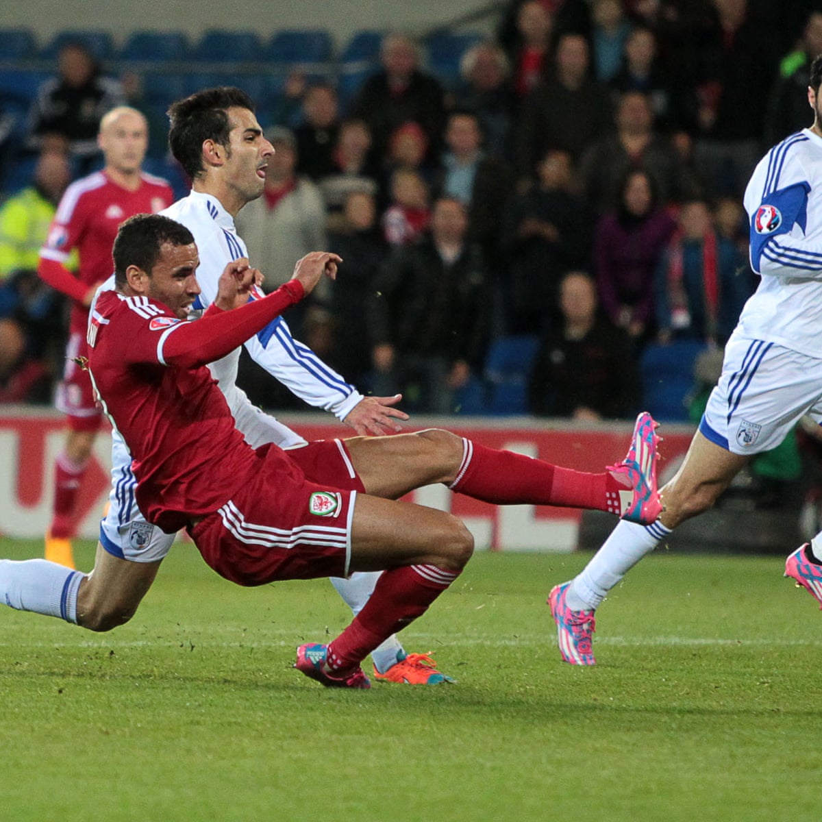 Hal Robson Kanu The Unsung Hero Of Wales Euro 16 Qualifying Run Wales The Guardian Hal Robson Kanu The Unsung Hero Of Wales Euro 16 Qualifying Run Wales The Guardian