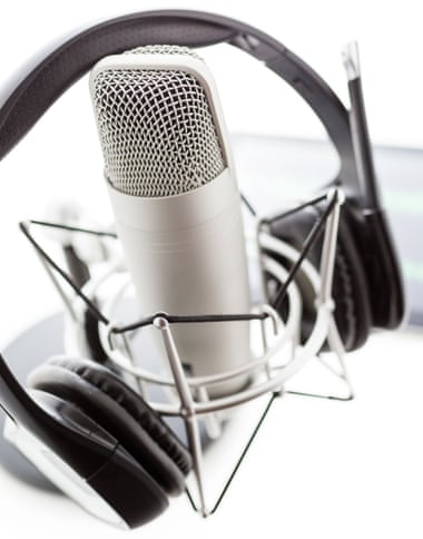 Easy methods to begin your personal podcast | Shopper affairs 1 Microphone for recording podcasts with headset