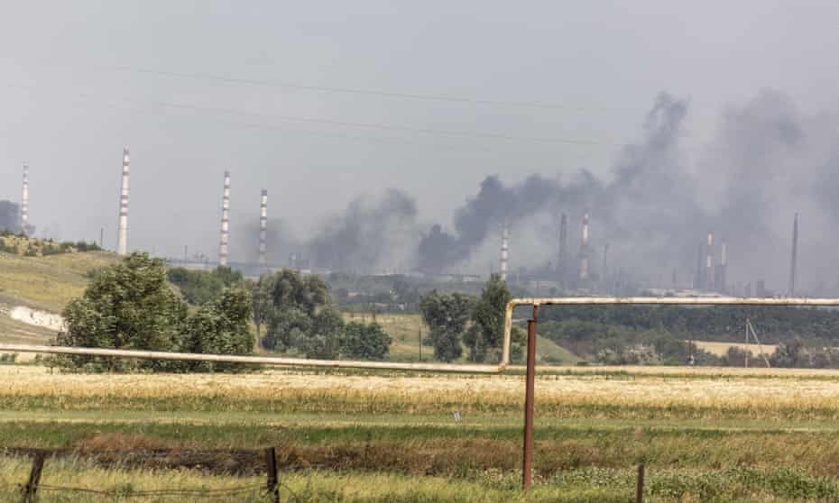 Plumes of smoke caused by heavy fighting in Lysychansk