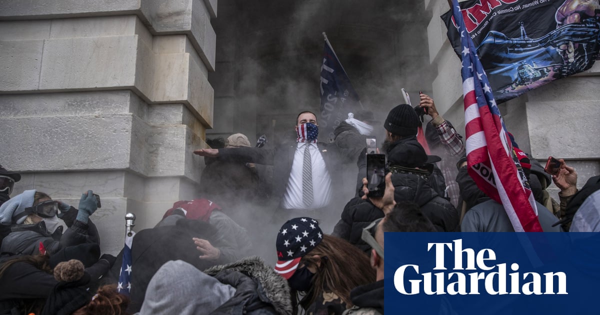 Няколко години на продължителен тормоз над избирателни служители и съдии