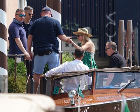 Ivanka Trump steps out of a boat qhiukiqrihuprw