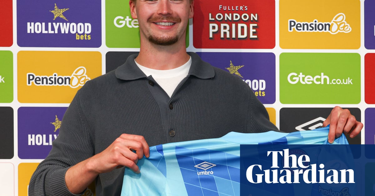 Caoimhin Kelleher completes 18m move from Liverpool to Brentford