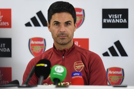 Mikel Arteta fields questions from the press