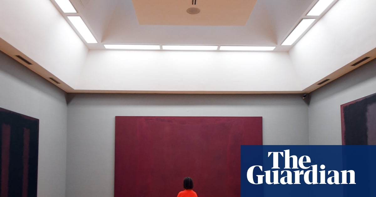 Ας ντυθούμε σαν Mark Rothko! Πώς ο Gen Z ερωτεύτηκε τον βασιλιά των έγχρωμων ζωγραφιών