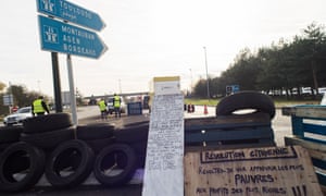 A sign at the gilets jaunes roadblock in Toulouse calling for a ‘citizens’ revolution’