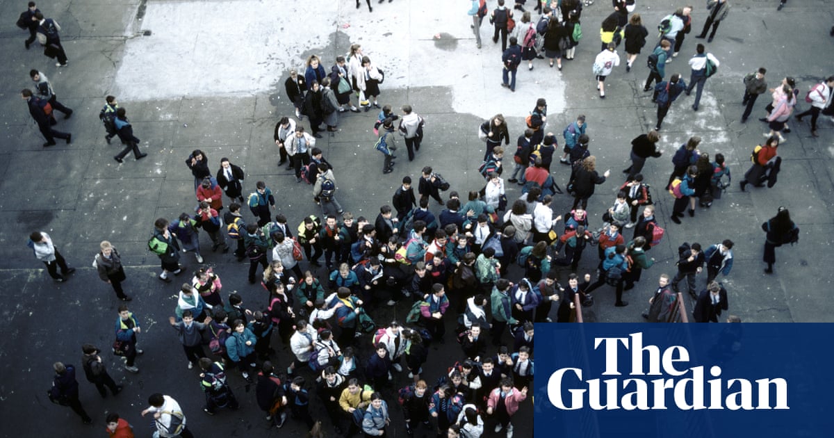 Nearly 1,000 police officers operating in UK schools, figures show